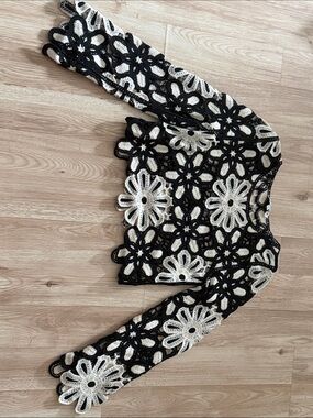 Black & White Floral Crochet Long Sleeve Top